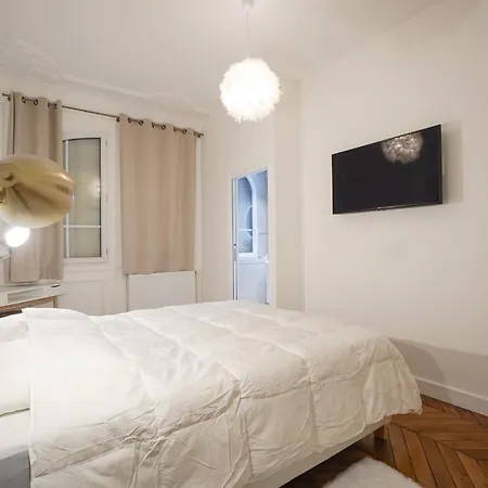 Modern Duplex Close To The Eiffel Tower Apartment