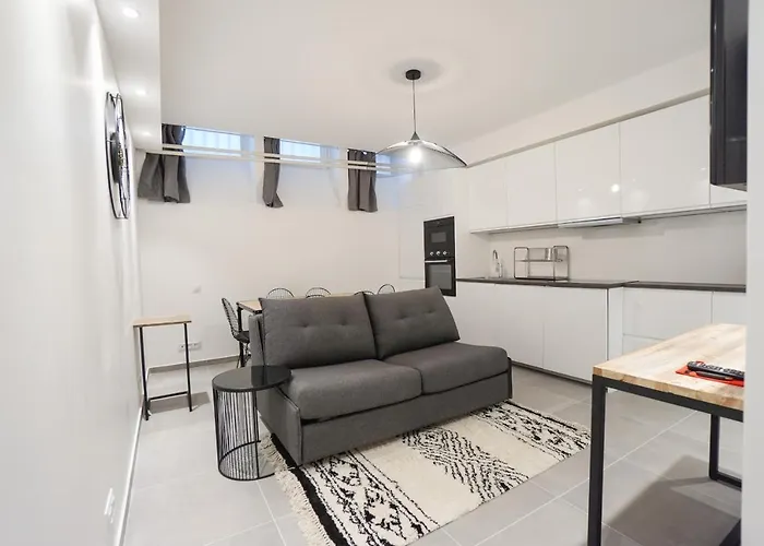 Modern Duplex Close To The Eiffel Tower Apartment *