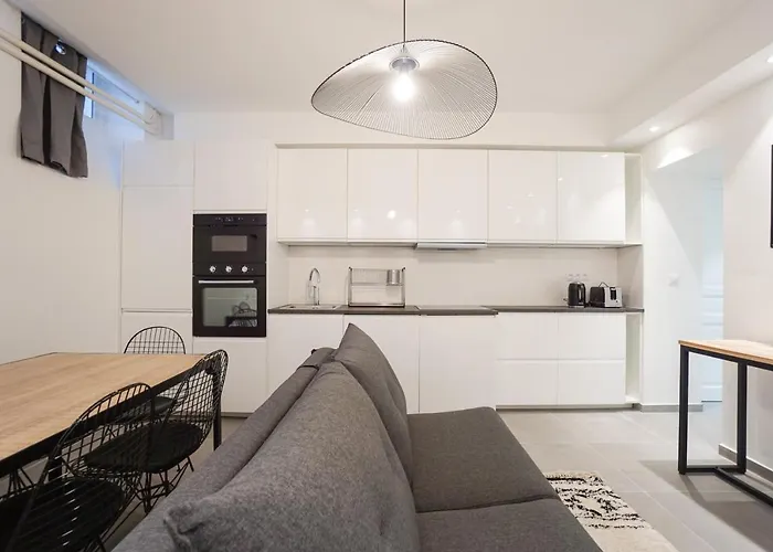 Modern Duplex Close To The Eiffel Tower