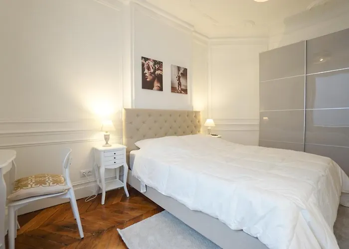 Modern Duplex Close To The Eiffel Tower Apartment Paris