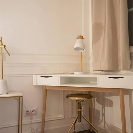 Modern Duplex Close To The Eiffel Tower * Parijs